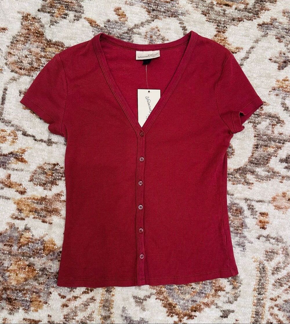 Universal Thread Rust Colored Ribbed Top With Buttons Size Small New - Picture 2 of 5